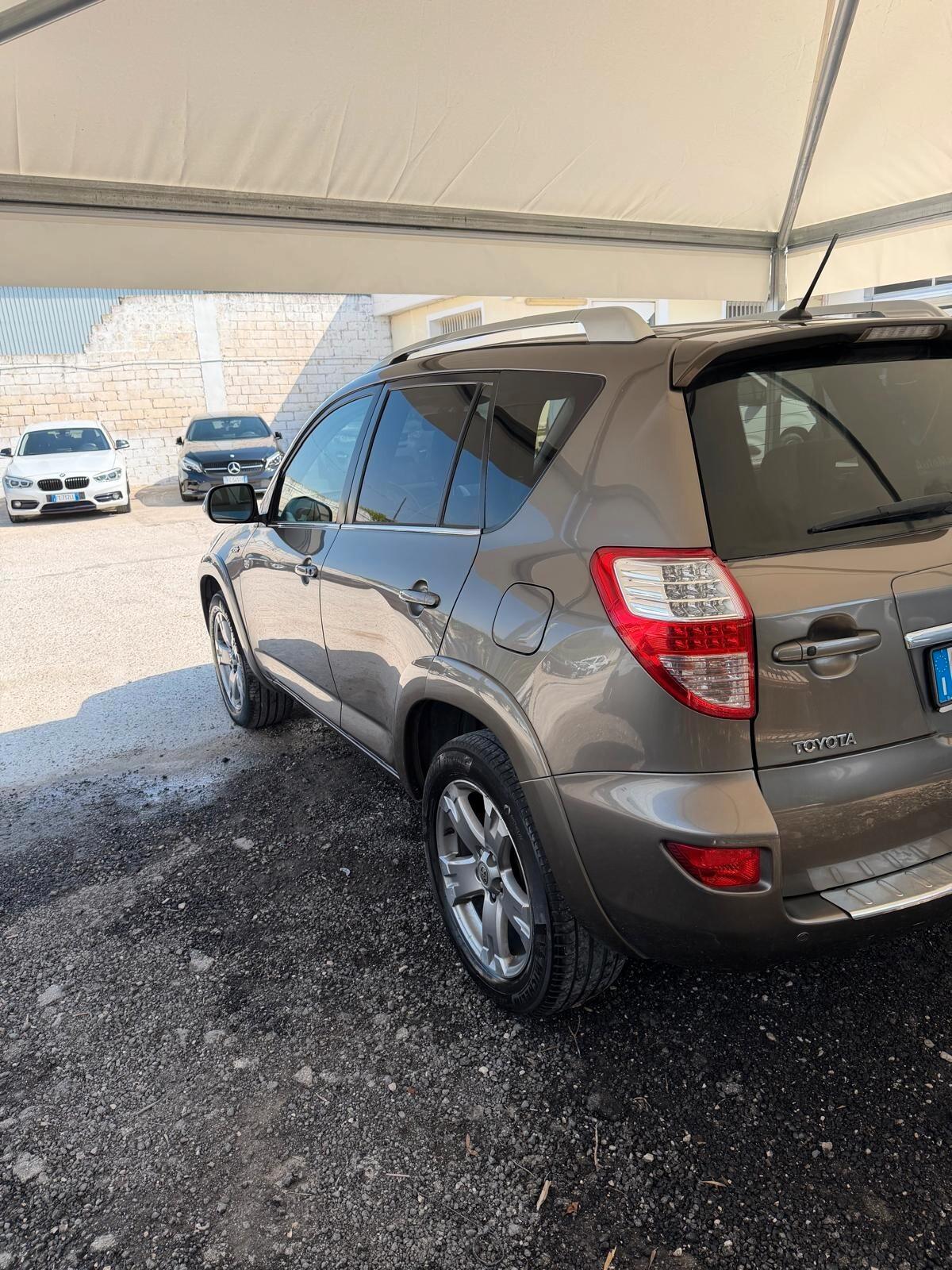 Toyota RAV 4 RAV4 Crossover 2.2 D-Cat A/T 150 CV Luxury