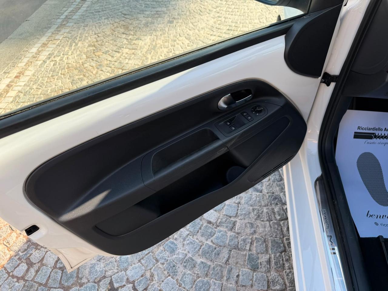Seat Mii 1.0 ASG 60Cv by Cosmopolitan - automatica