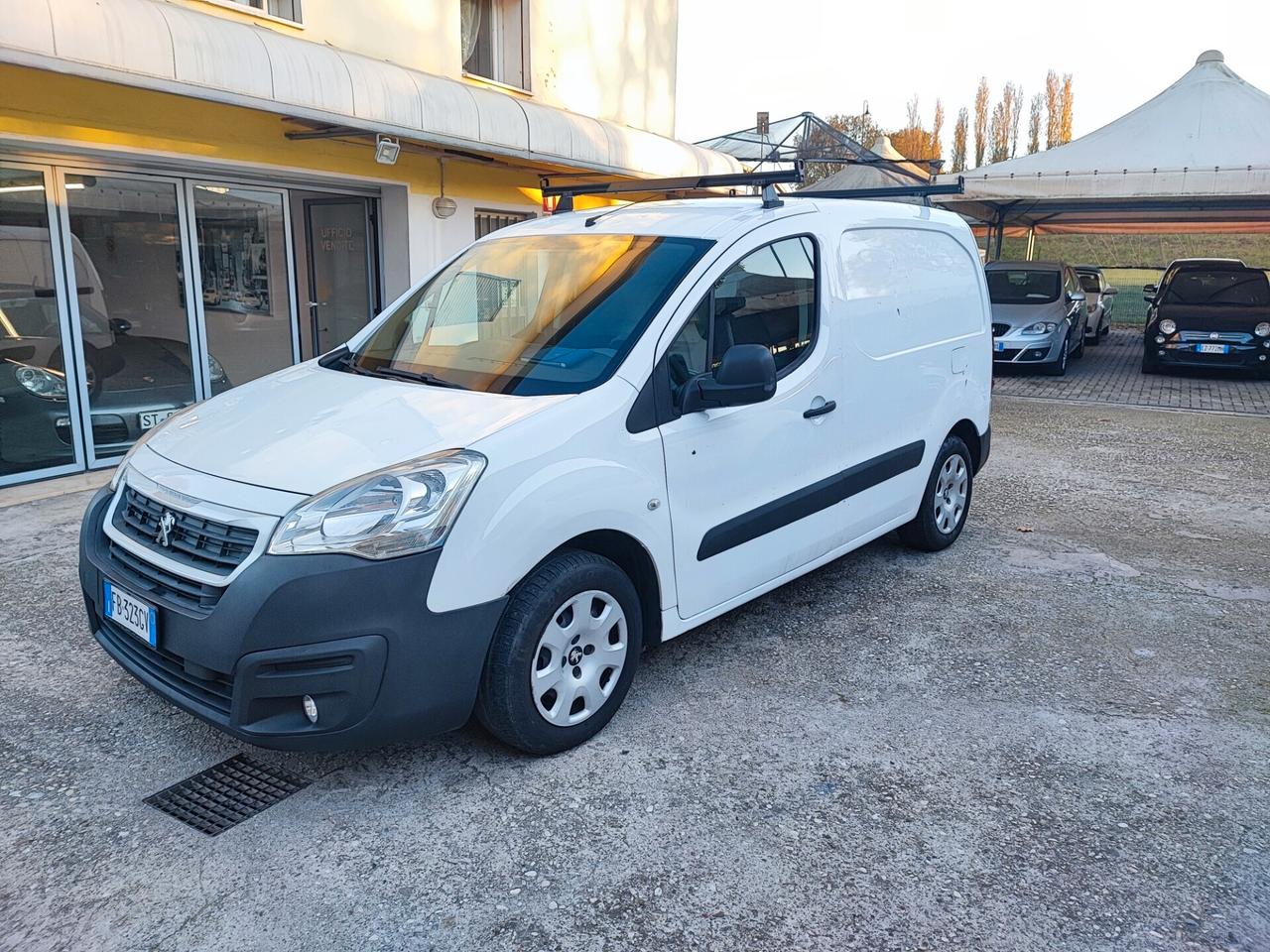 Peugeot Partner 3 Posti Euro 6 IVA COMPRESA