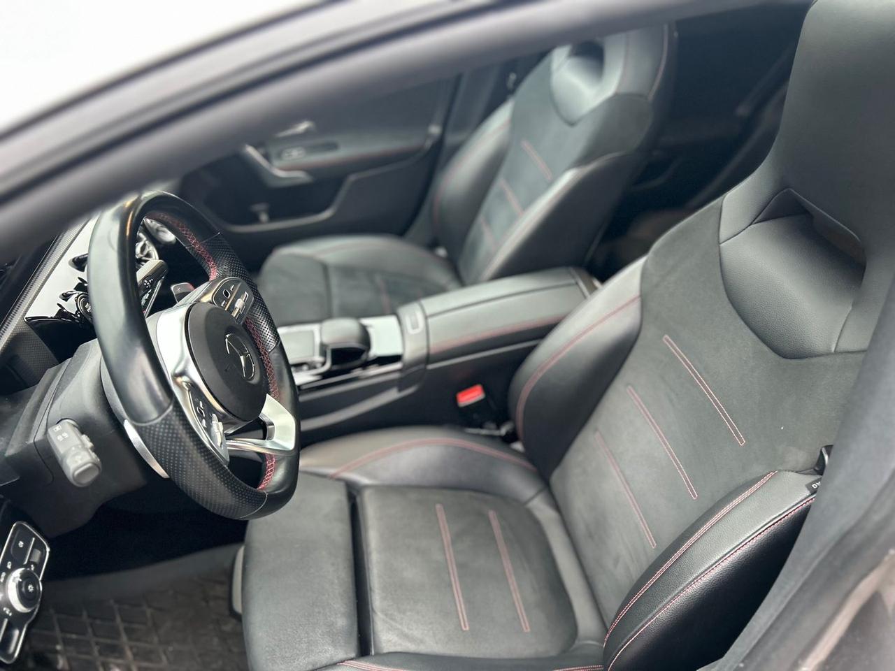 Mercedes-Benz CLA 200 Premium CLA 200 #8756