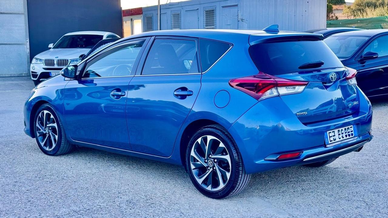 Toyota Auris 1.6 D-4D Lounge