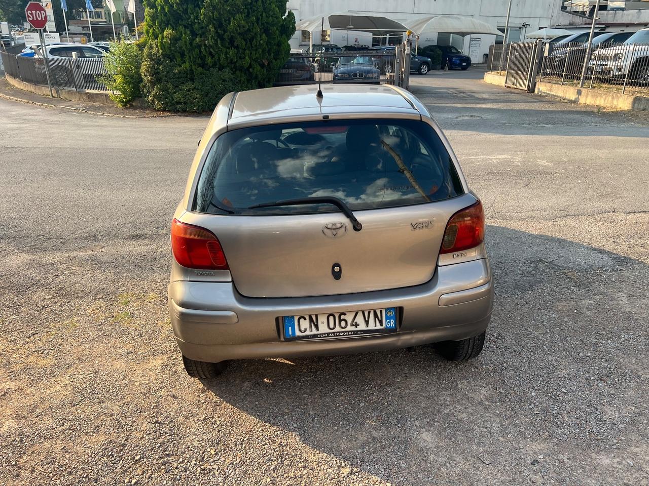 Toyota Yaris 1.0 5 porte