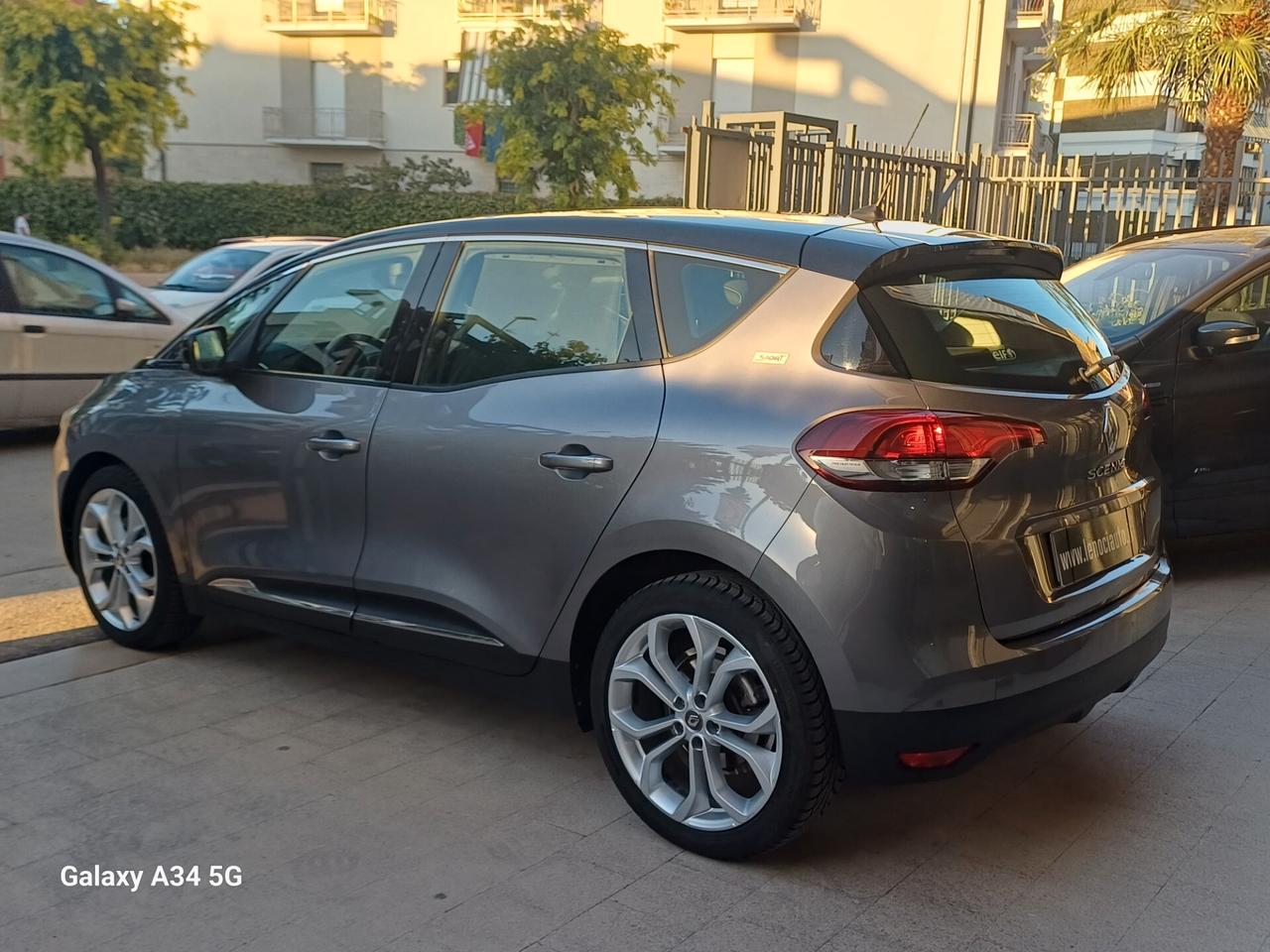 Renault Scenic Scénic dCi 8V 110 CV EDC Energy Sport Edition2
