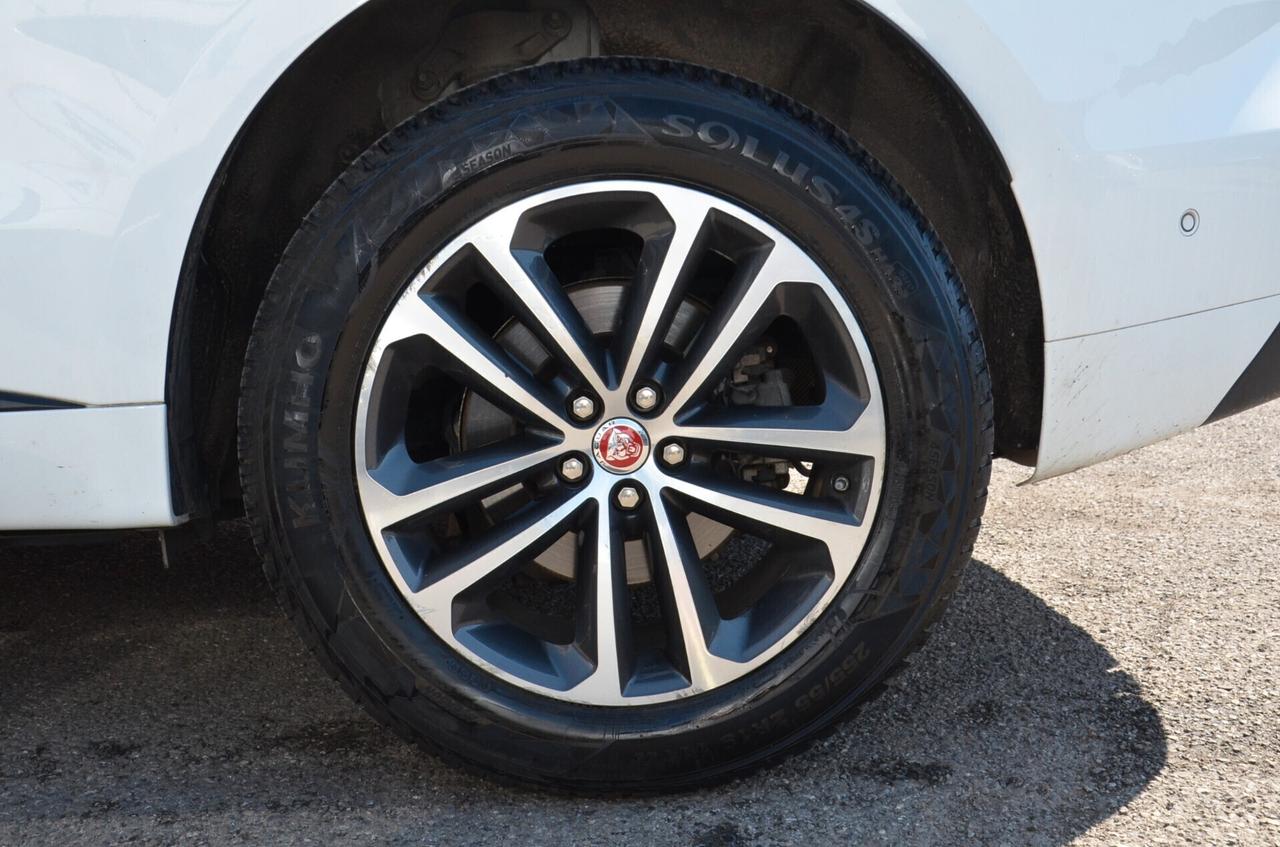 Jaguar F-Pace 2.0 D 180 CV AWD aut. R-Sport