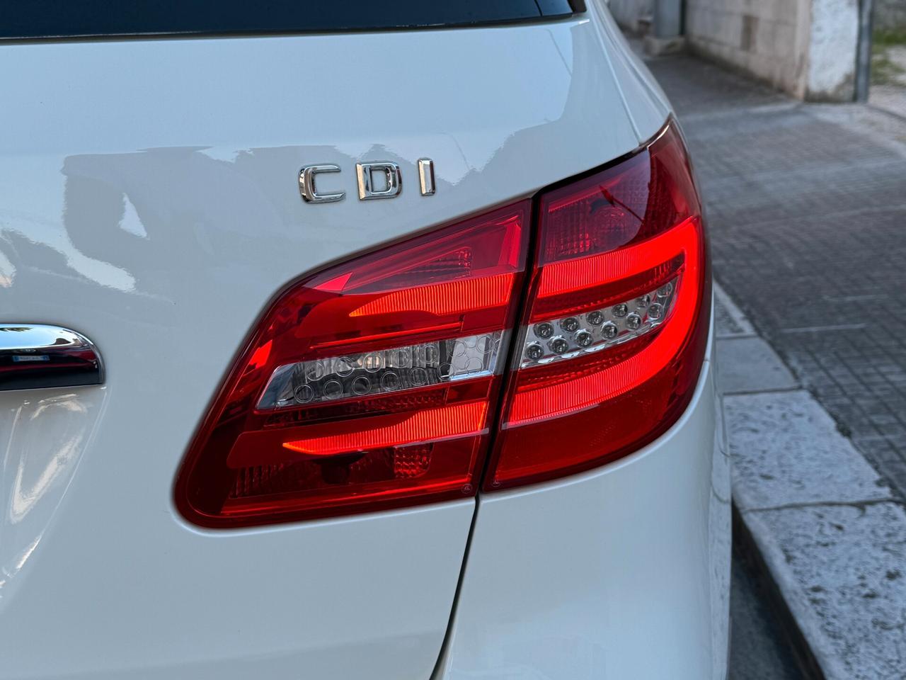 Mercedes B 200 CDI Autom Premium NAVI CAMERA 2014