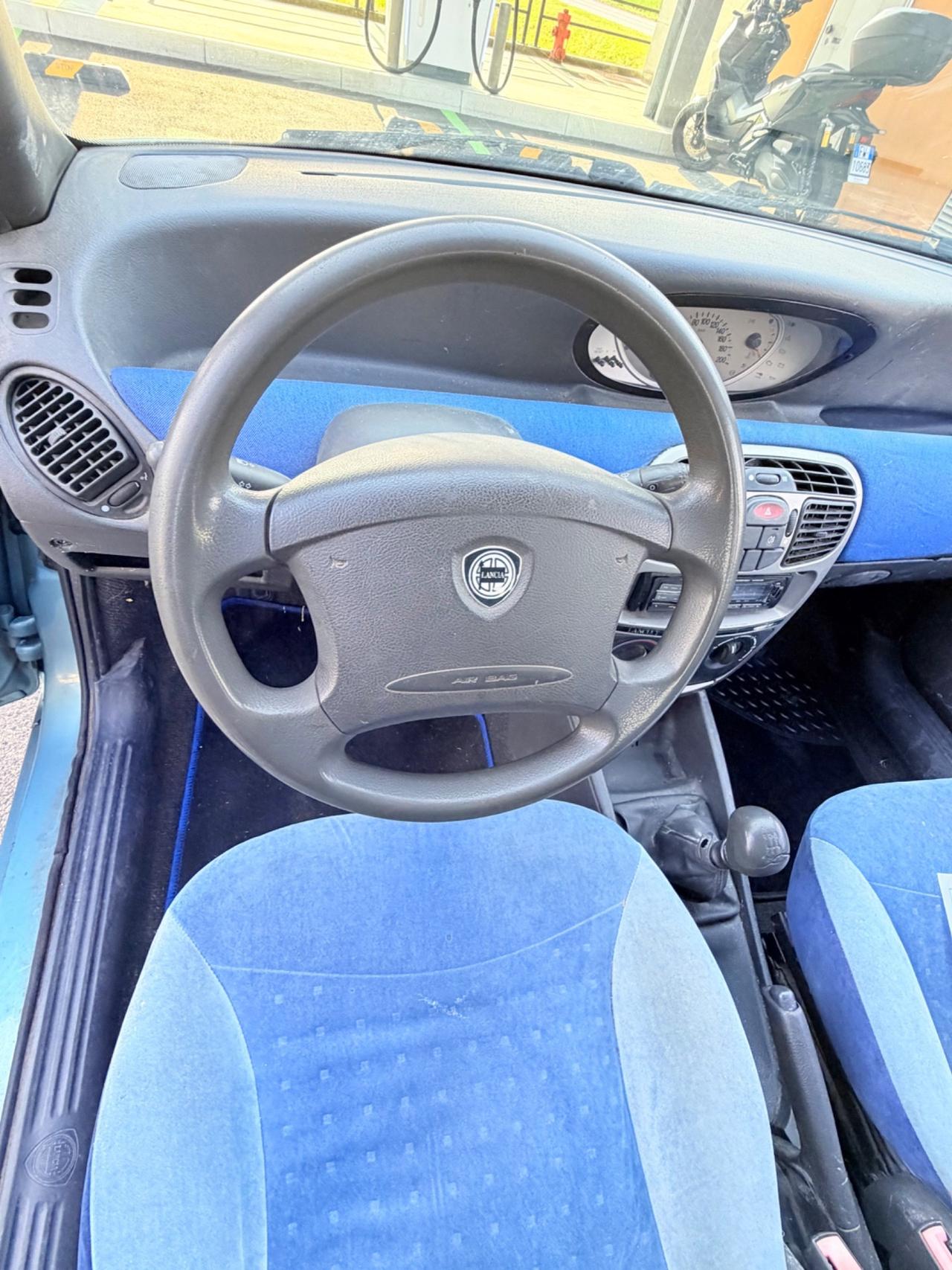 Lancia Y 1.2i cat Elefantino Blu