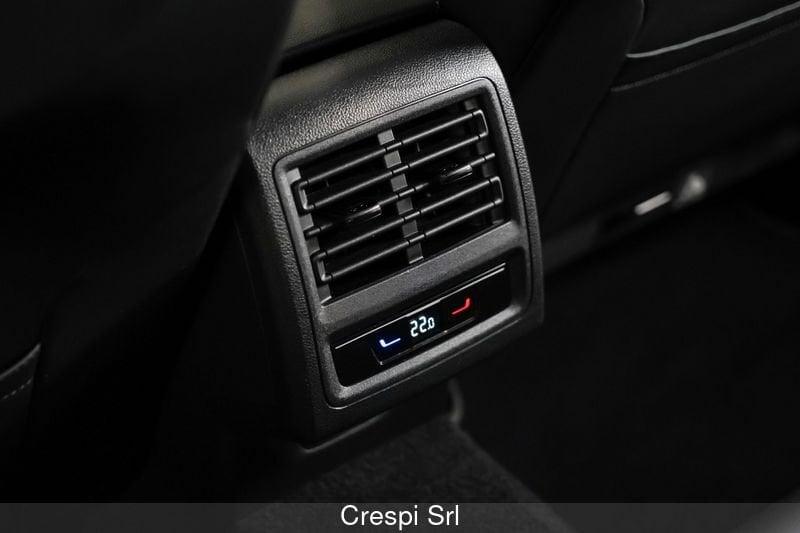 Volkswagen Golf Golf 1.5 eTSI 150 CV EVO ACT DSG R-Line