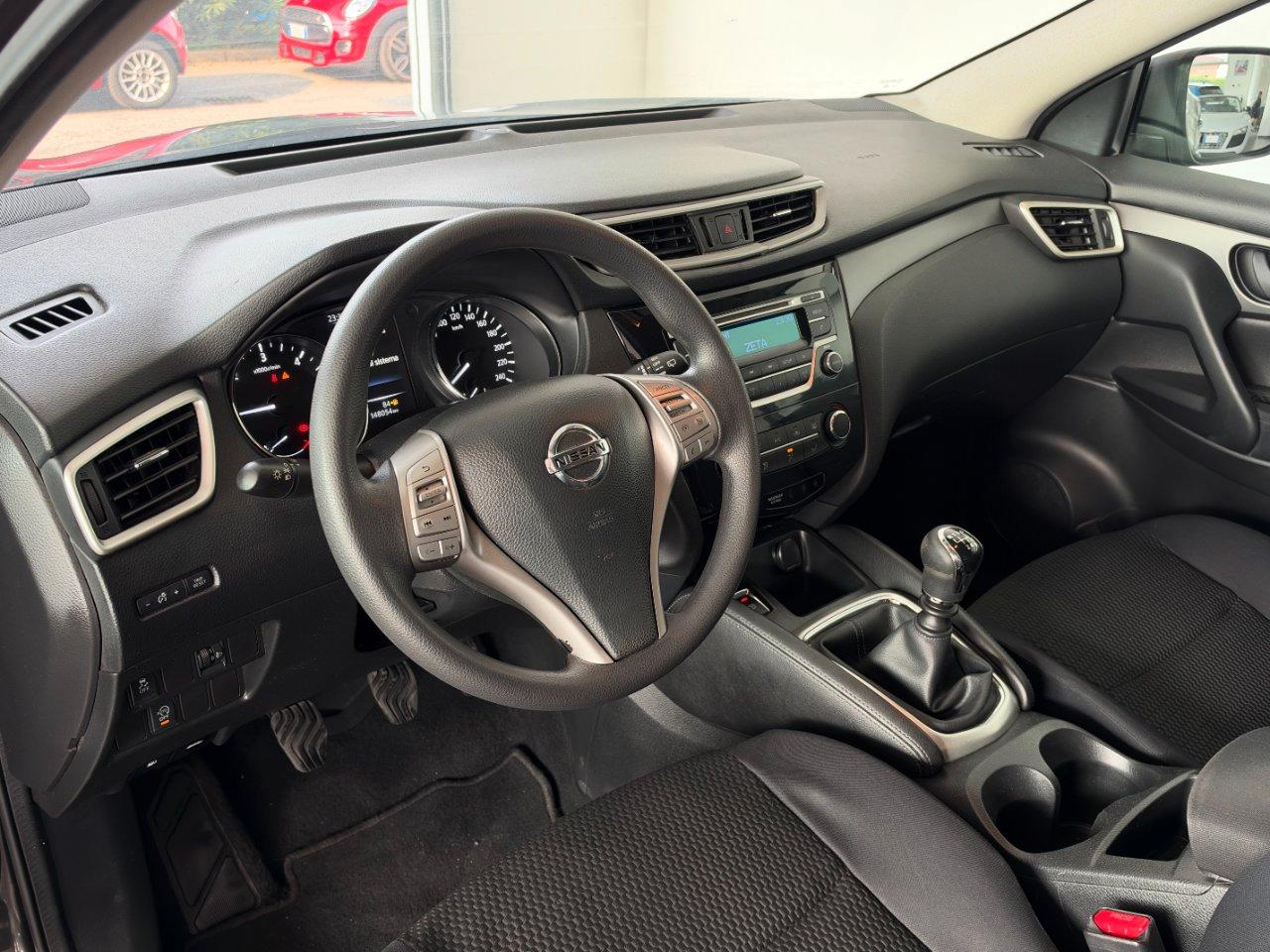 Nissan Qashqai 1.5 dci Visia 110cv