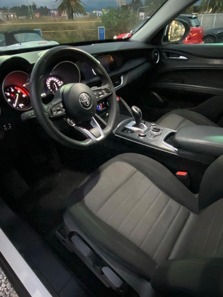 Alfa Romeo Stelvio 2.2 Turbodiesel 160 CV AT8 RWD Business