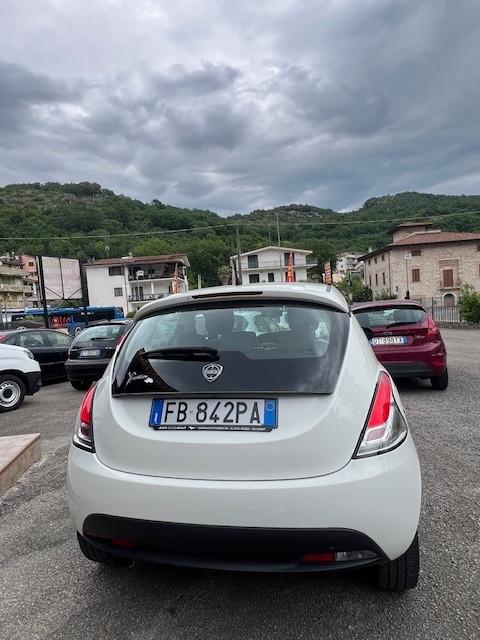Lancia Ypsilon 1.2 69 CV 5 porte Elefantino