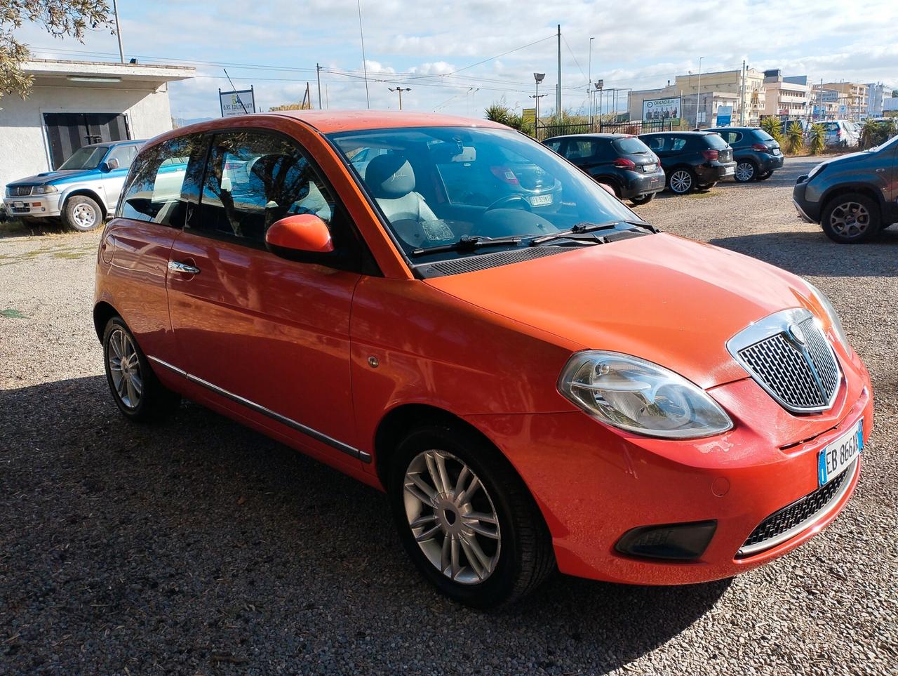 Lancia Ypsilon 1.3 MJT 75 CV Platino