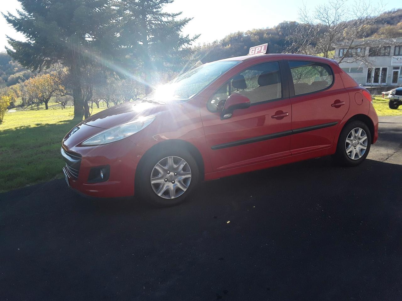 Peugeot 207 1.4 8V 75CV 5p. X Line ECO GPL
