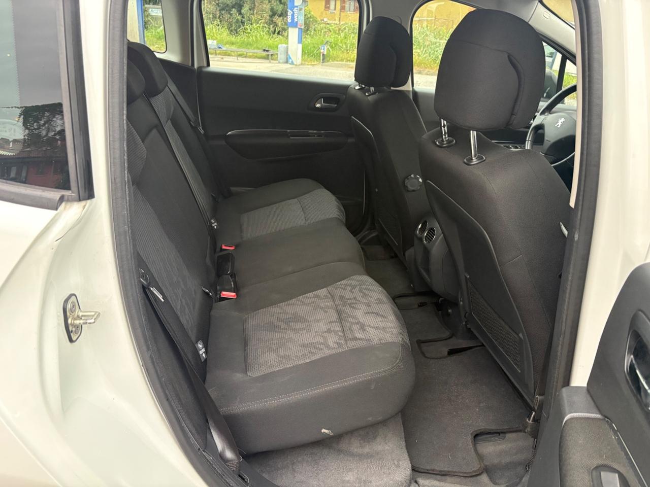 Peugeot 3008 1.6 HDi 112CV Tecno