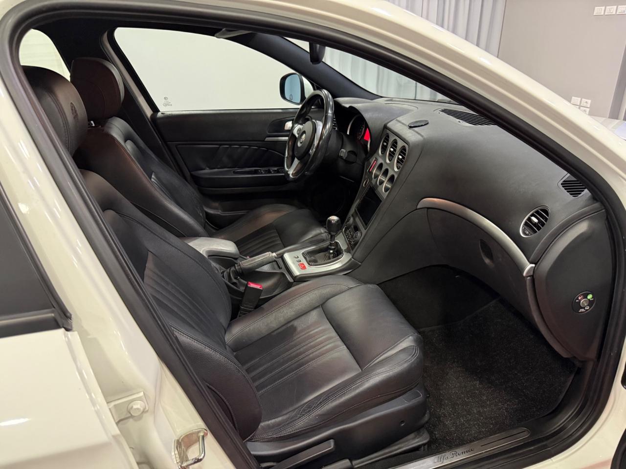 Alfa Romeo 159 1.9 JTDm 16V Sportwagon TI