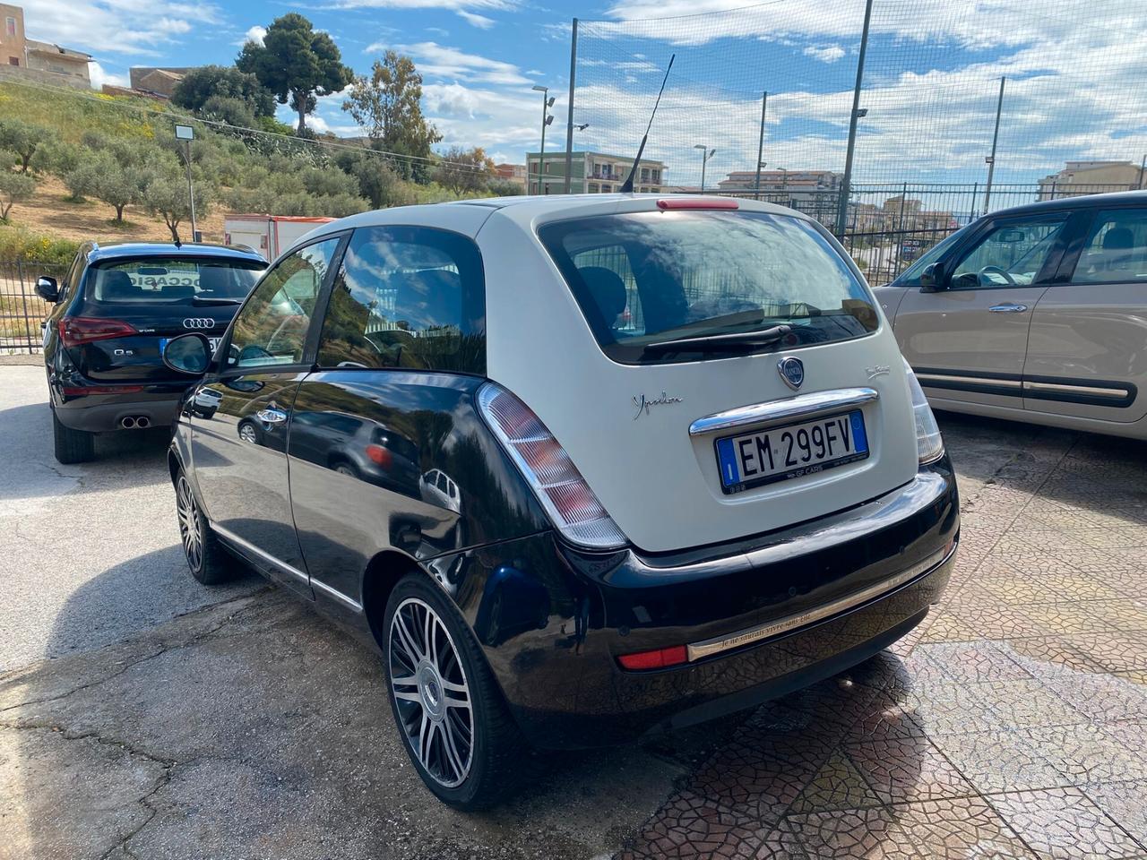 Lancia Ypsilon 1.2 69 CV 5 porte S&S Platinum