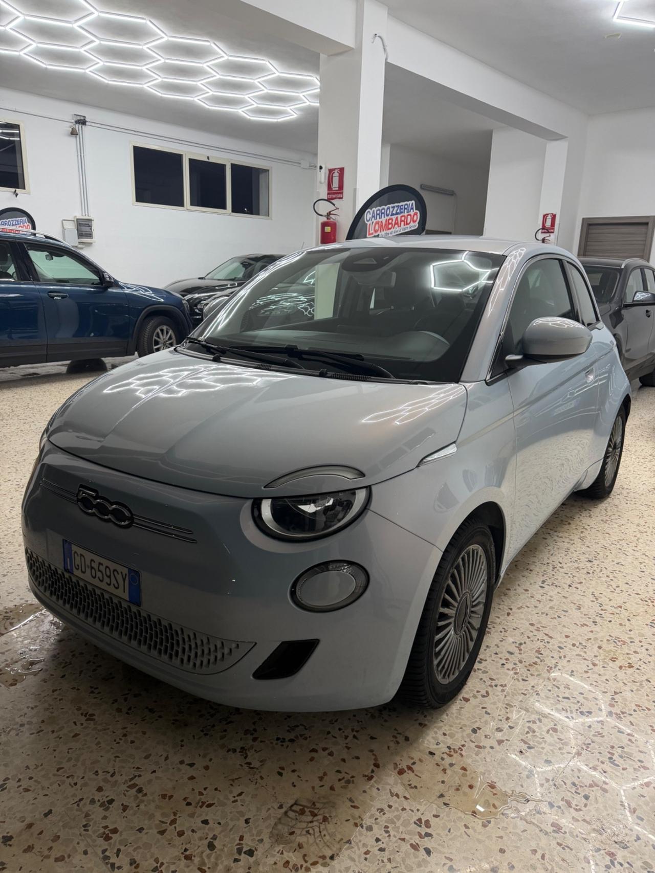 Fiat 500 500e Berlina 42 kWh La Prima