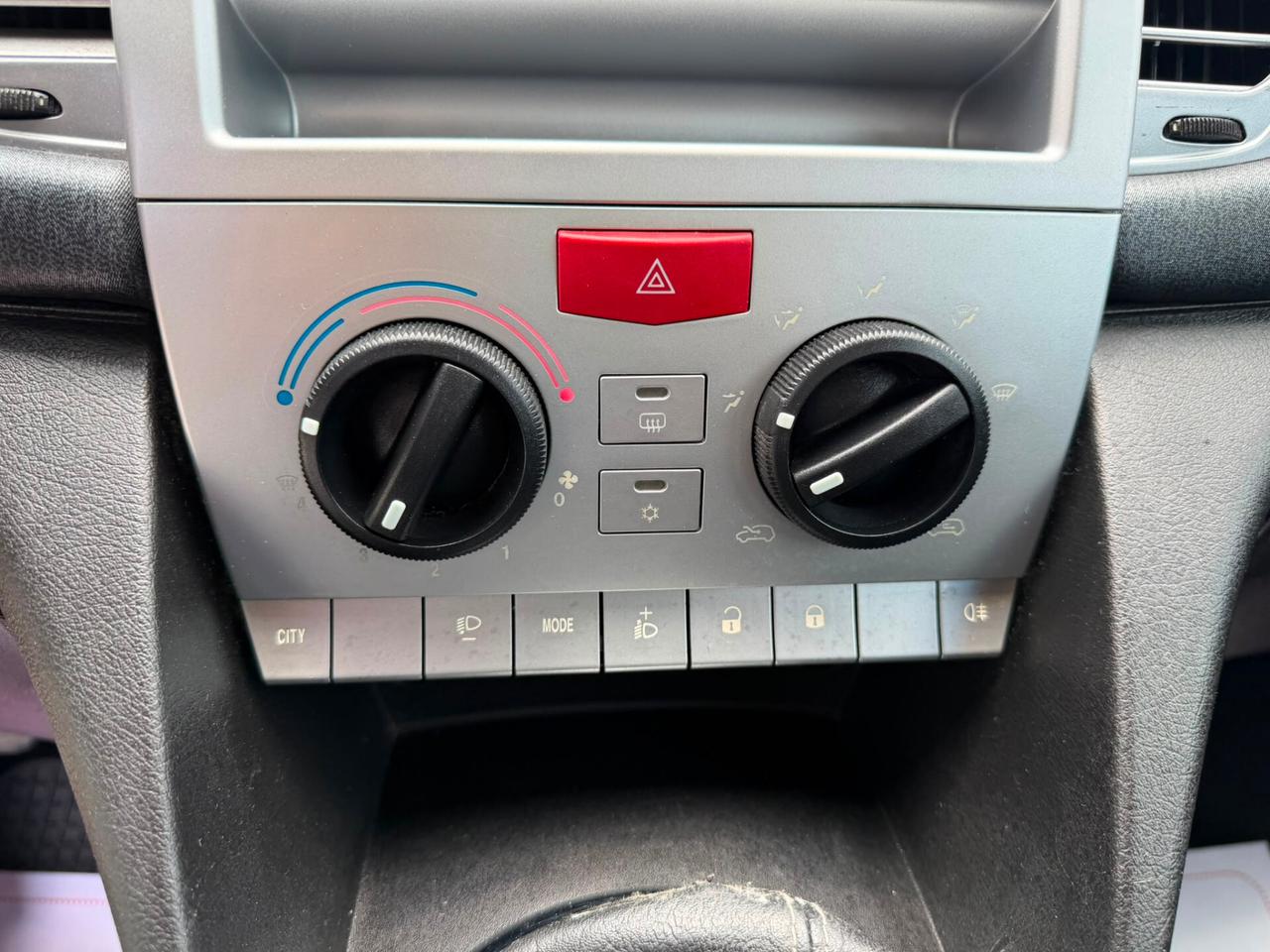 Lancia Ypsilon 1.2 BENZINA - 60 CAVALLI (44 KW) Diva - ANNO 2011