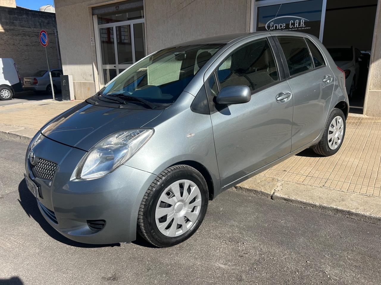 Toyota Yaris 1.0 5 porte Sol