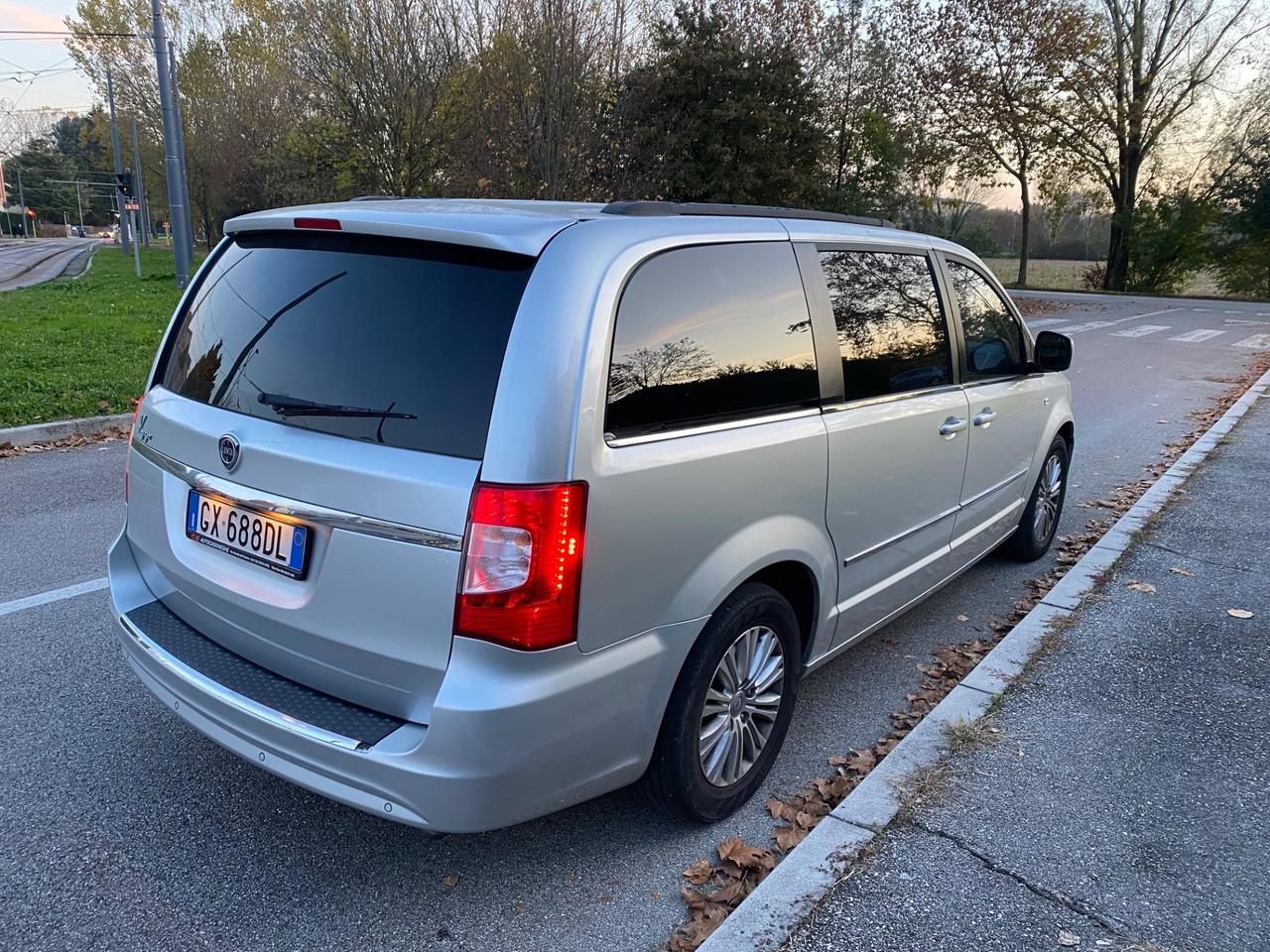 Lancia Voyager 2.8 Turbodiesel Platinum 163 CV