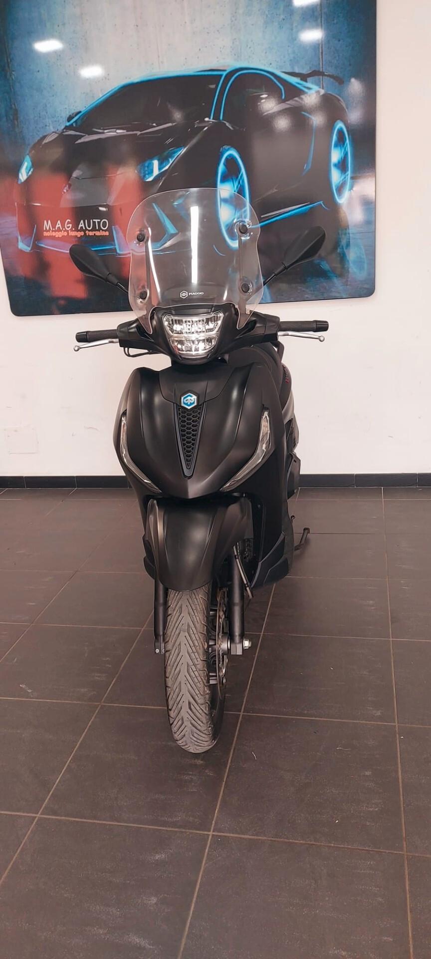 Piaggio Beverly 400 sport