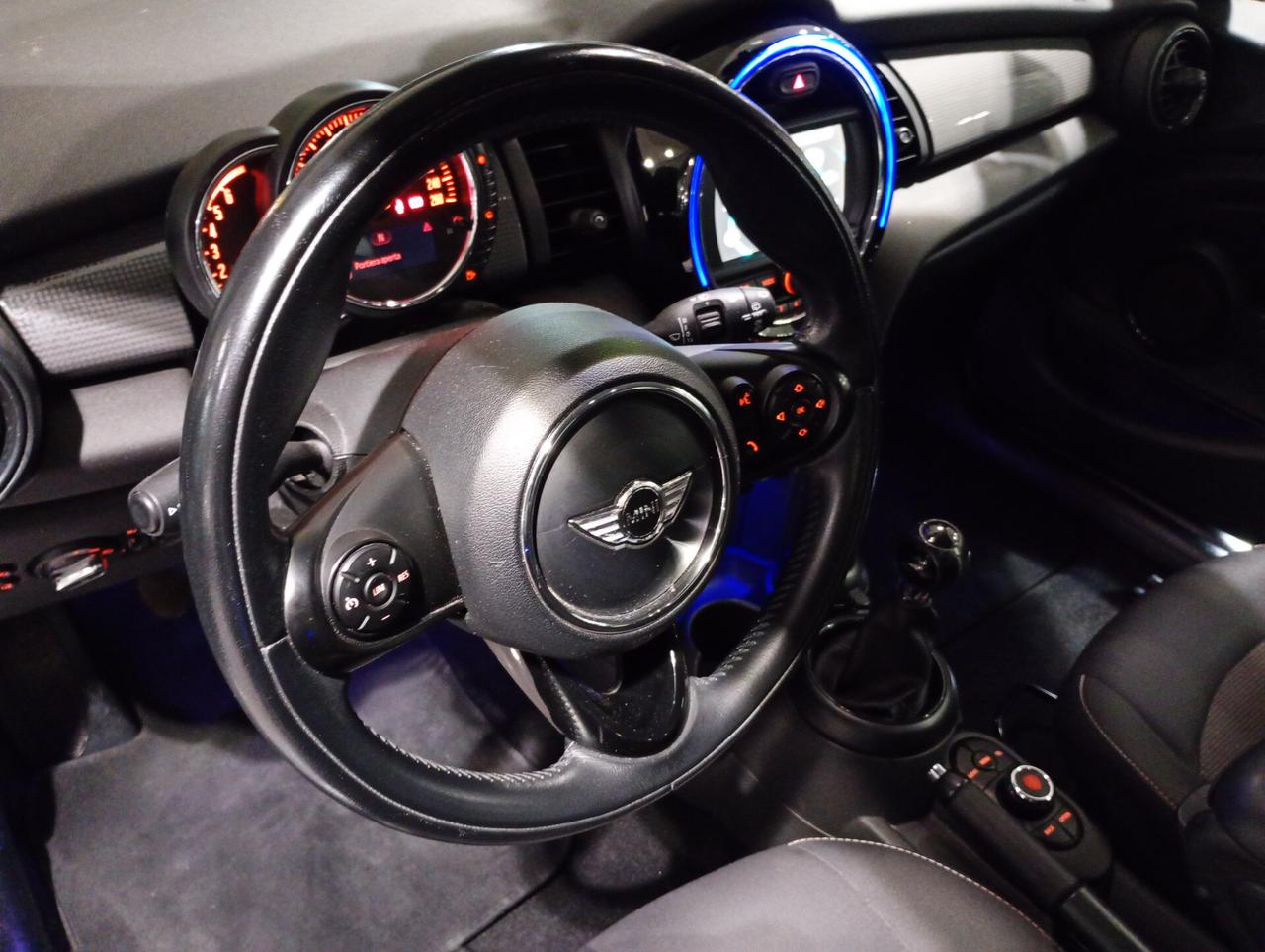 Mini Cooper D 1.5 5P