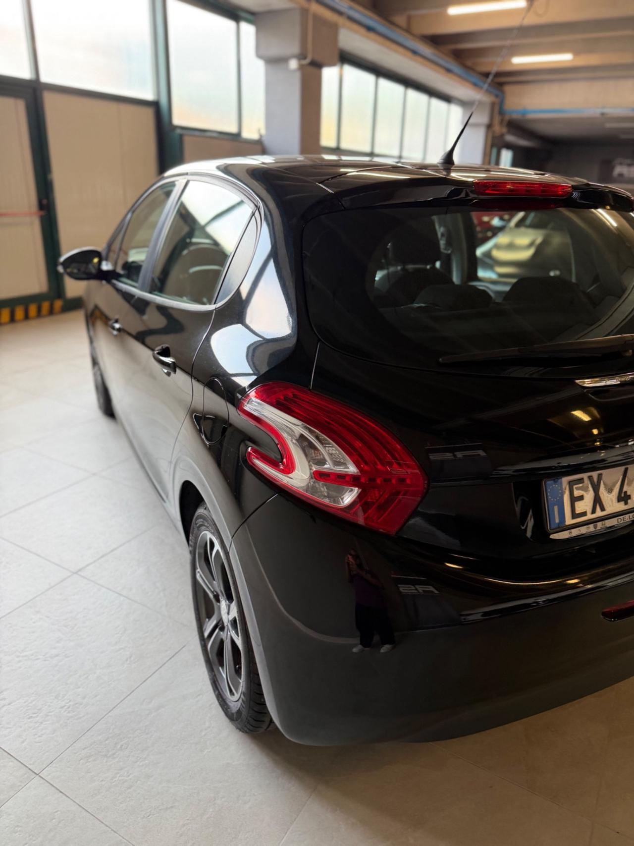 Peugeot 208 1.2 82CV 5P ALLURE NEOPAT KMCERT