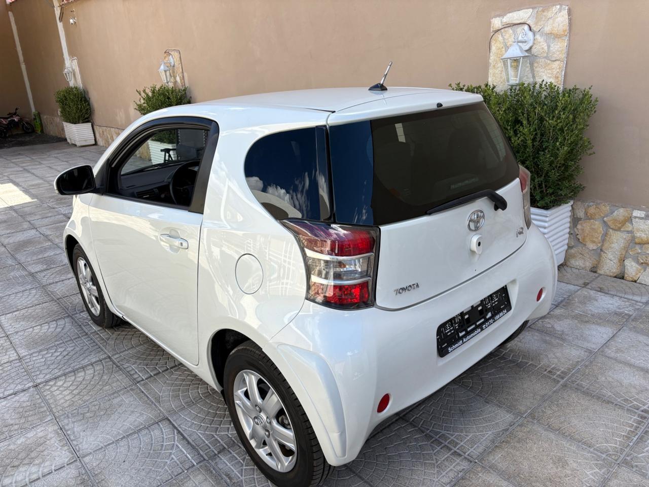 Toyota iQ 1.0