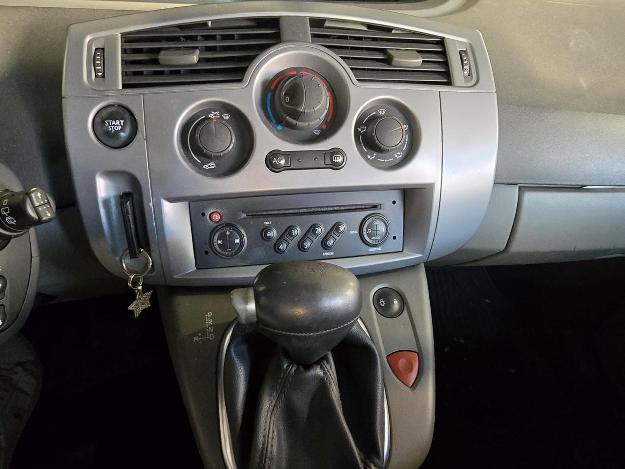Renault Scenic Grand Scénic 1.9 dCi/130CV PlayStation Portable 7 posti