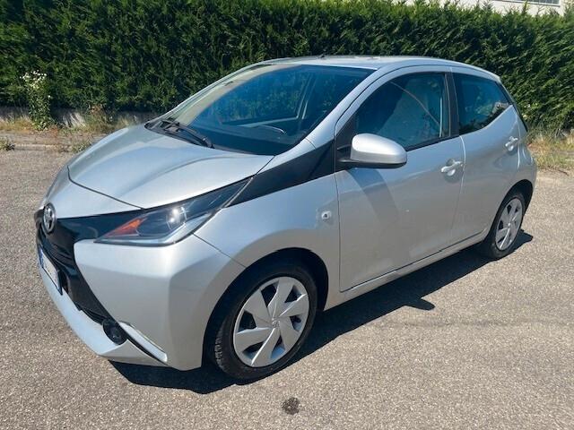 Toyota Aygo 1.0 VVT-i 69 CV 5 porte x-play