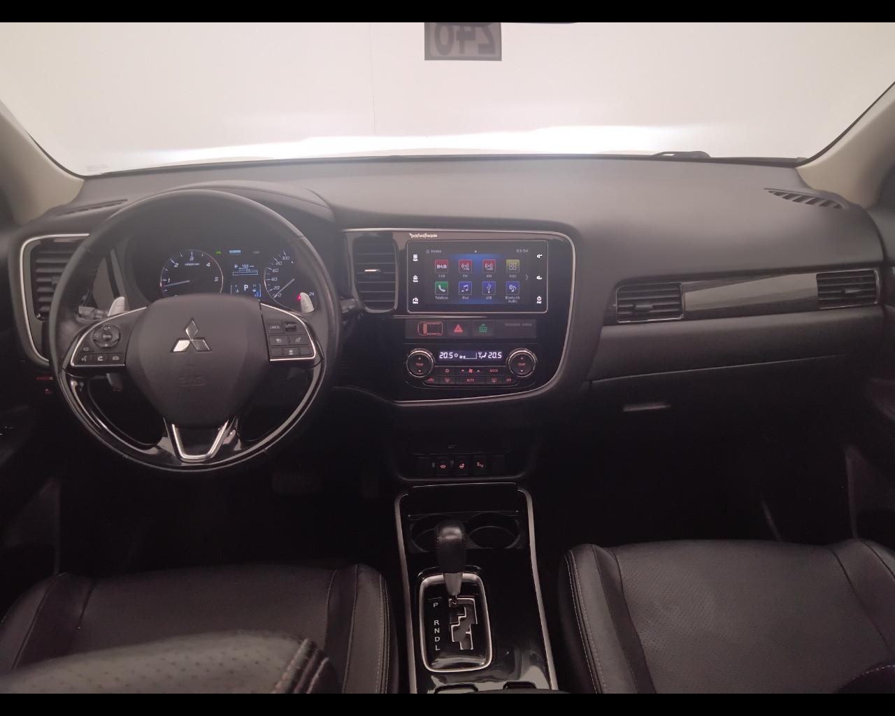 MITSUBISHI Outlander III 2016 - Outlander 2.2 Instyle Plus Sda Diam.Pac