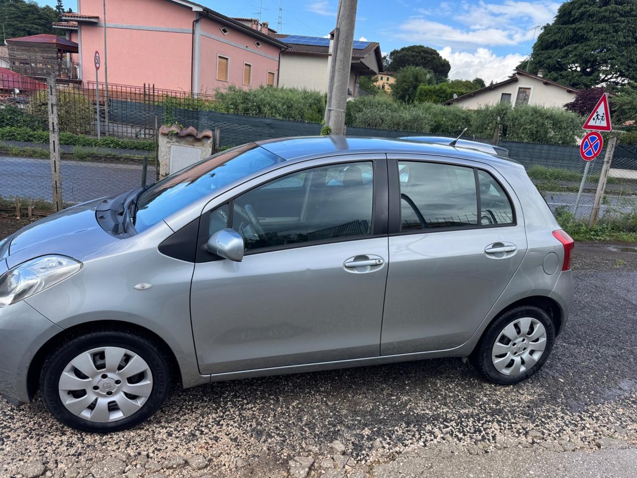 Toyota Yaris 1.3 5 porte Sol AUTOMATICO NEOPATENTATI