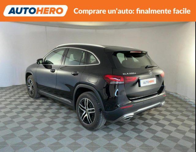 MERCEDES-BENZ GLA 200 d Automatic Sport