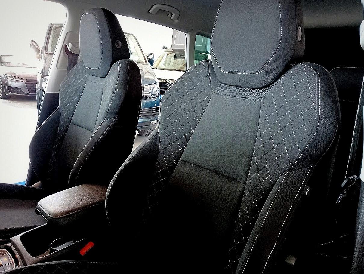 Skoda Karoq 1.6 TDI AMBITION CARPLAY CAMERA 17" PRONTA CONS