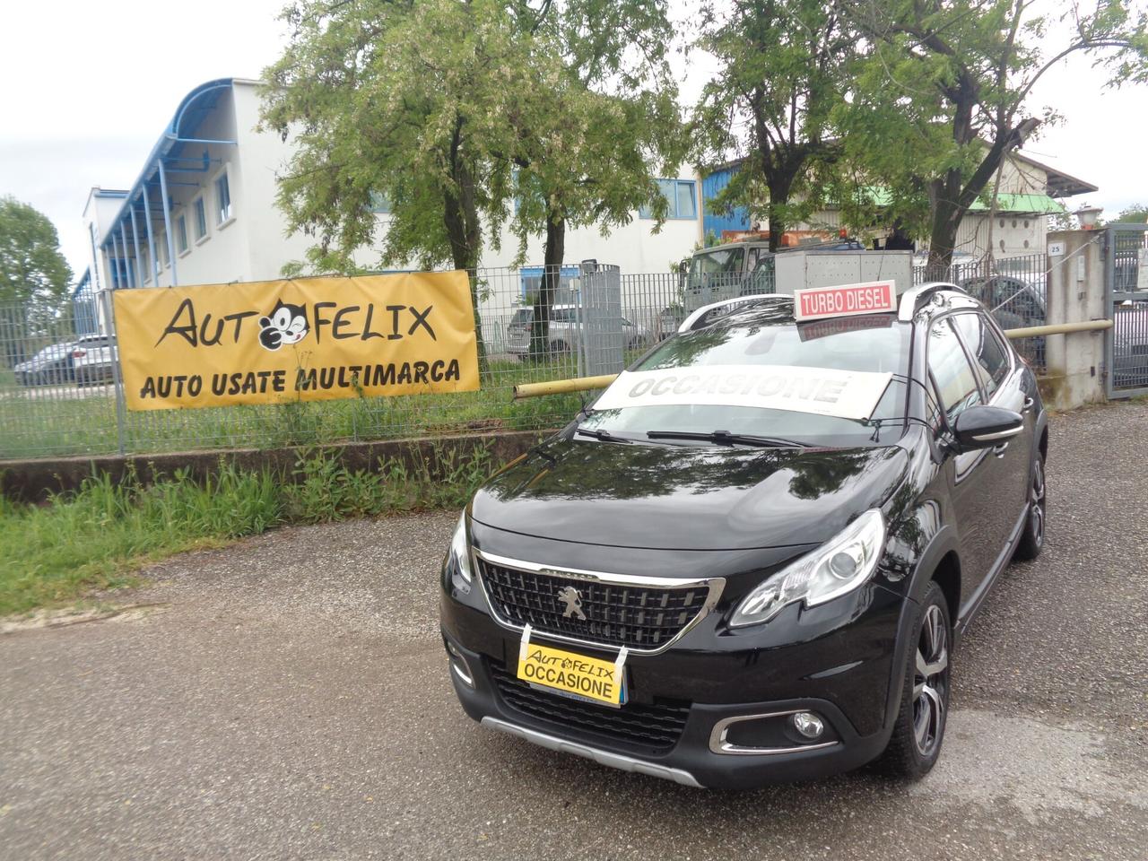 Peugeot 2008 BlueHDi 100 GT Line da vetrina