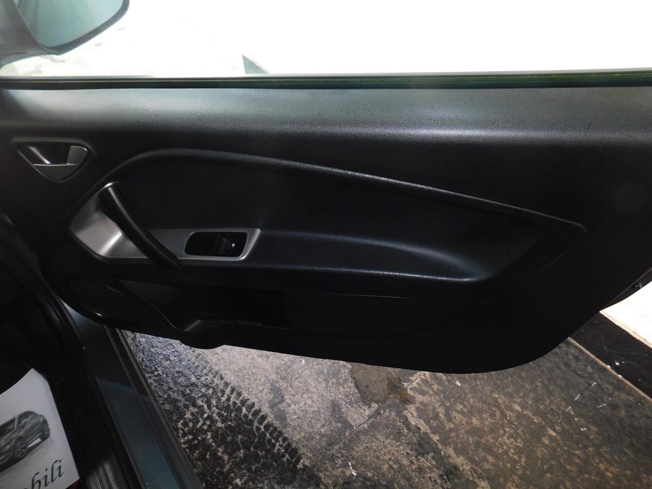 Alfa Romeo MiTo 1.3 JTDm-2 95 CV S&S Distinctive Sport Pack