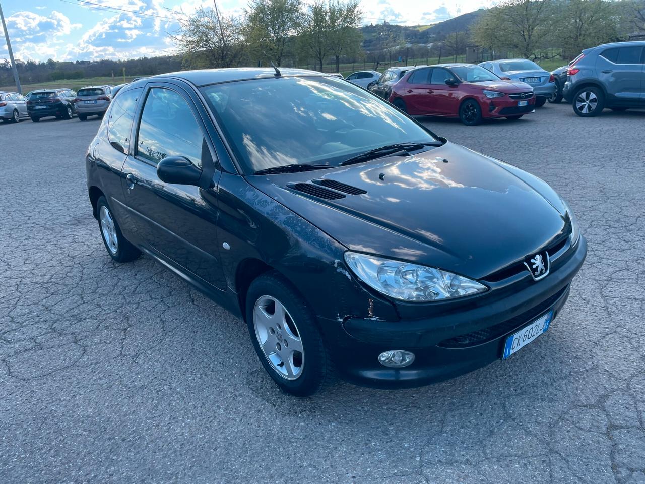 Peugeot 206 1.1 3p. Lee