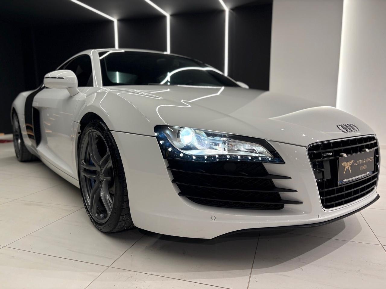 Audi R8 4.2 V8 FSI quattro R tronic
