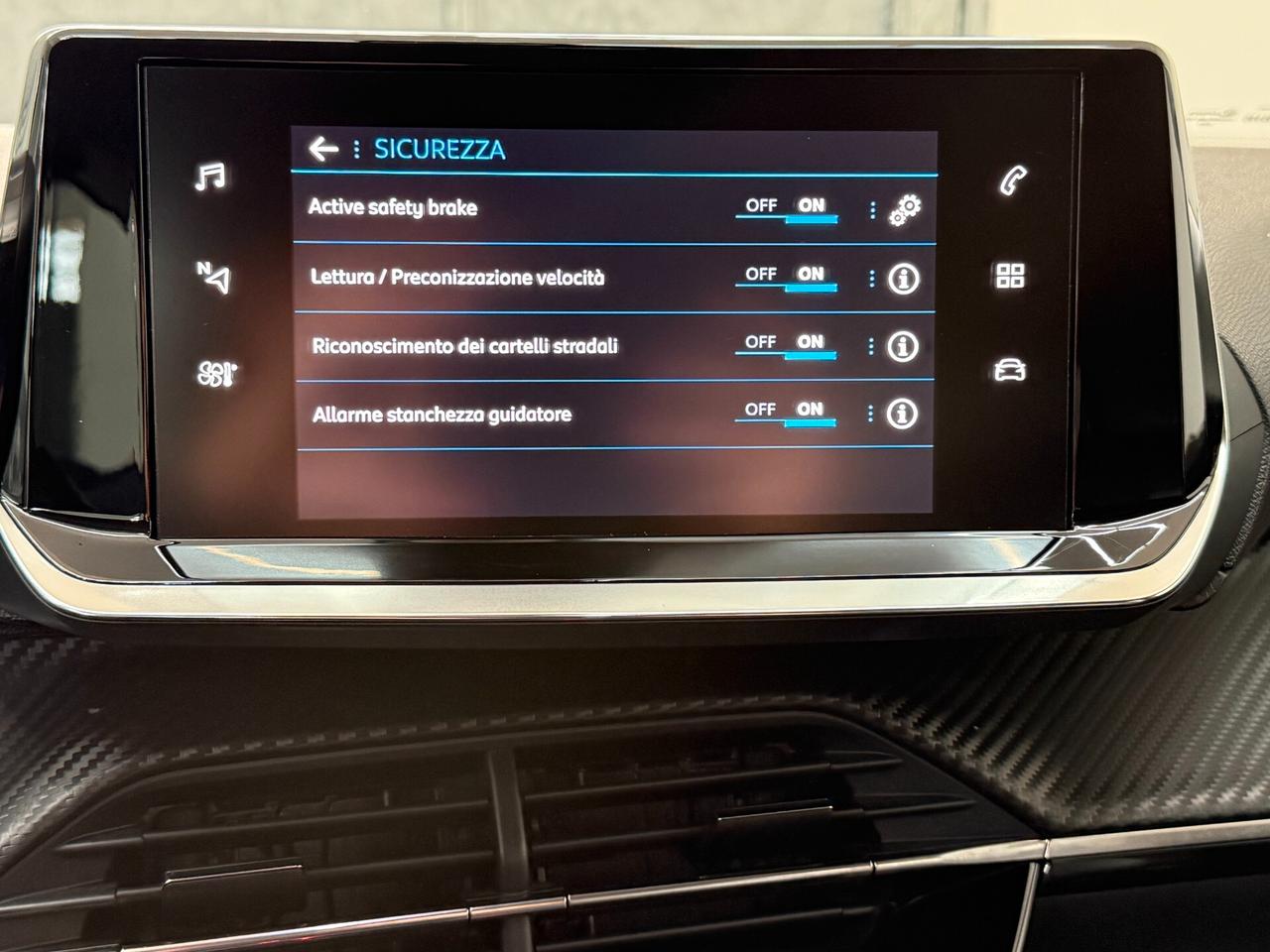 Peugeot 2008 BlueHDi 130 S&S EAT8 Allure Navi Pack