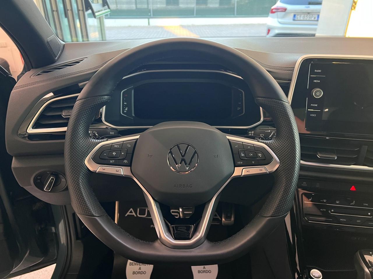 VOLKSWAGEN T-Roc 2022 1.5 tsi R-Line dsg - PARI AL NUOVO!