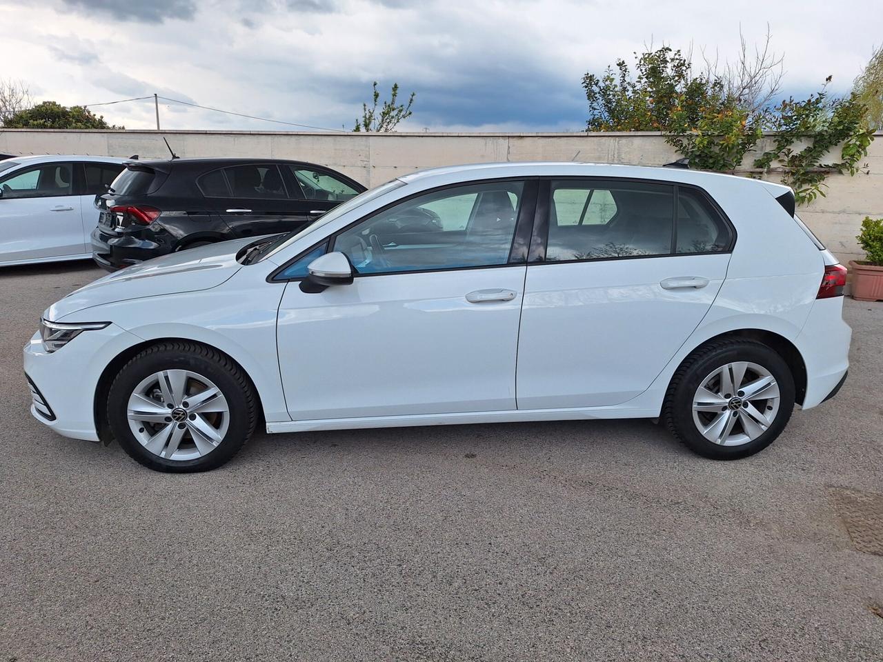 Volkswagen Golf 1.0 eTSI EVO DSG Life