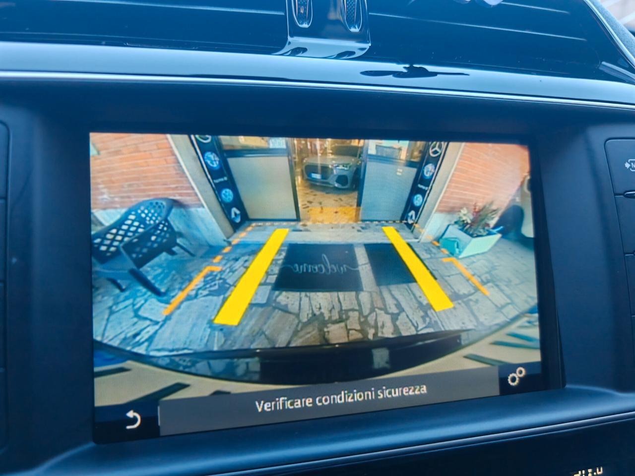 Jaguar F-Pace 2.0 D 180 CV R-Sport