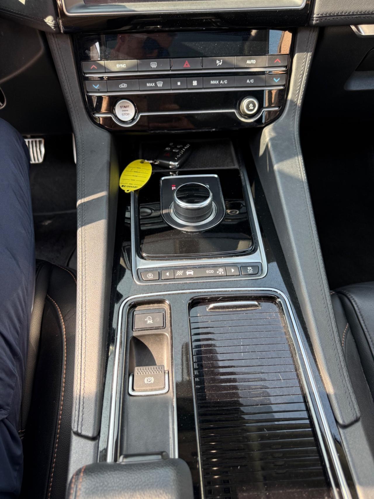 Jaguar F-Pace 2.0 D 180 CV AWD aut. Prestige