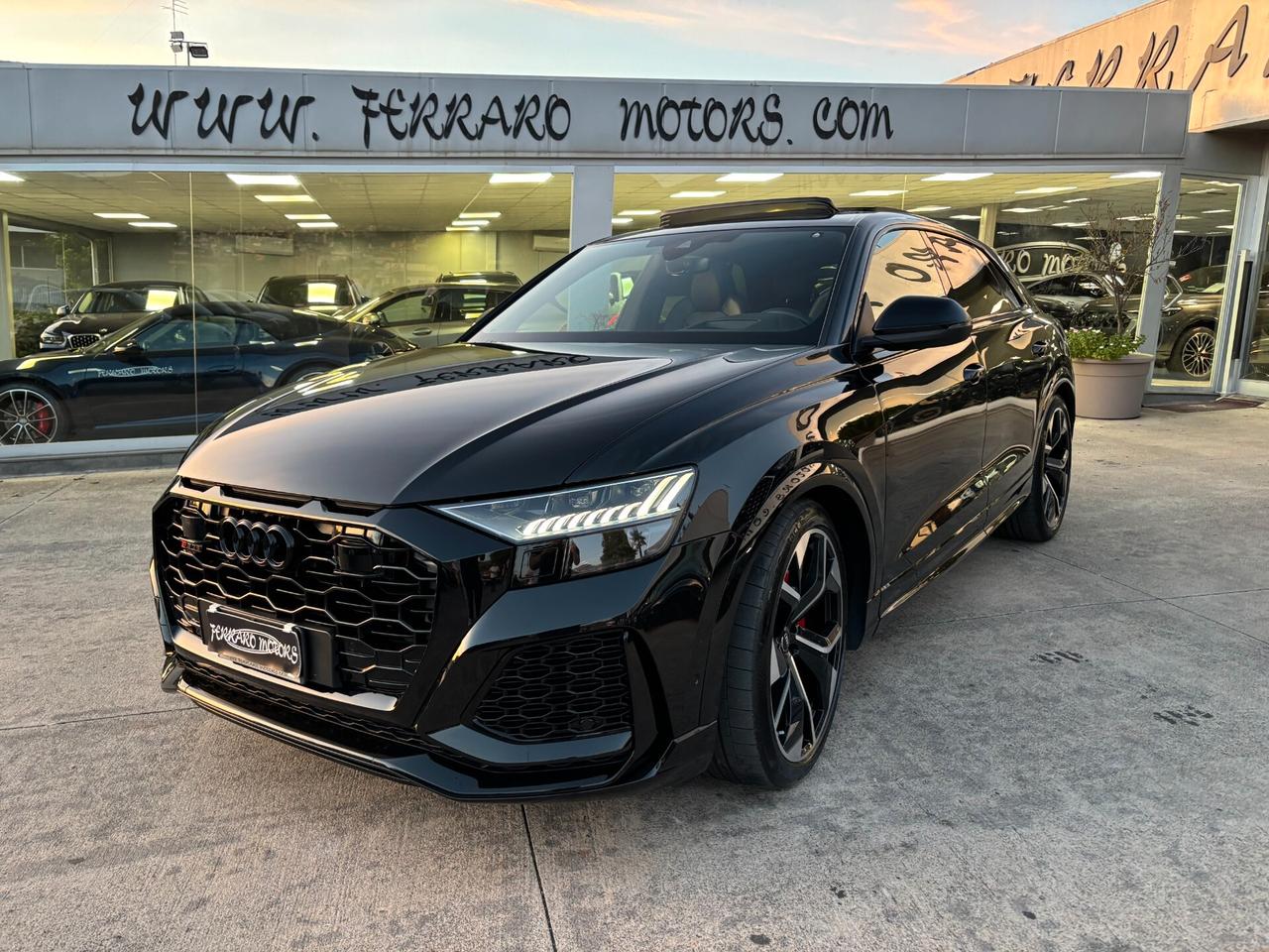 Audi Q8 RS TFSI V8 quattro tiptronic