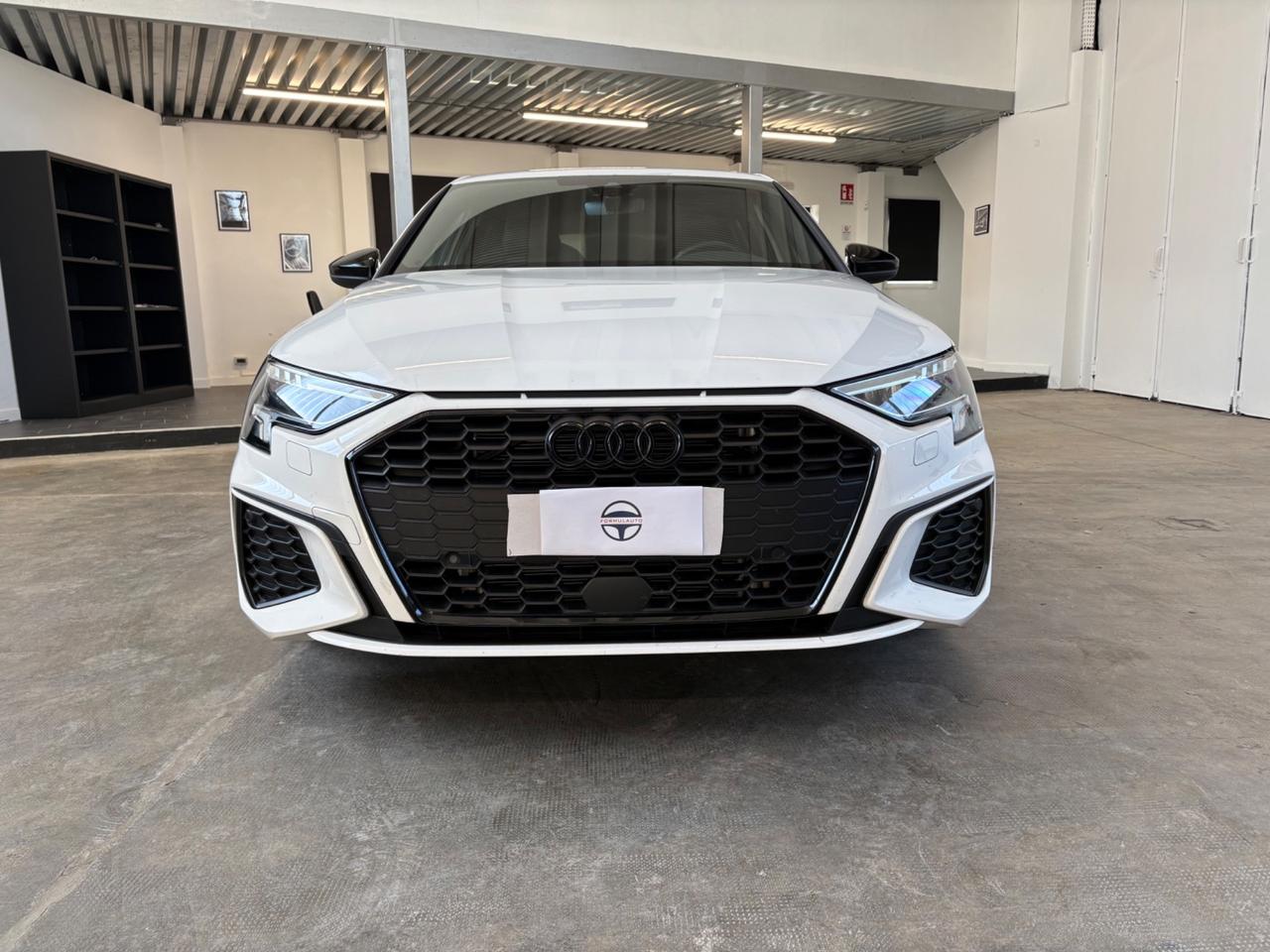 Audi A3 SPB 35 TFSI Identity Black