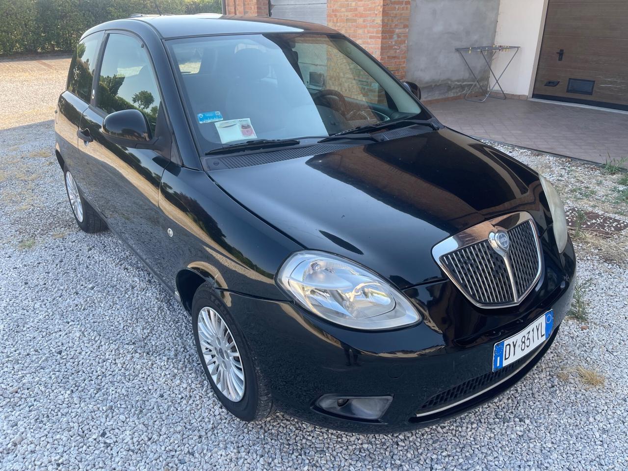 Lancia Ypsilon 1.4 Argento Ecochic GPL