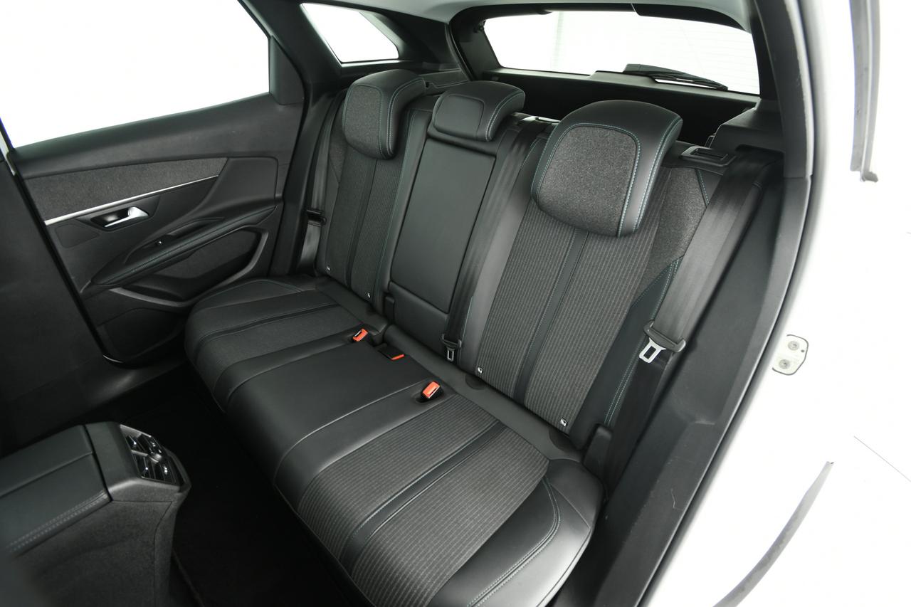 PEUGEOT 3008 1.5 bluehdi Allure Pack s&s 130cv eat8 CAMERA+APP CONNECT+C18"