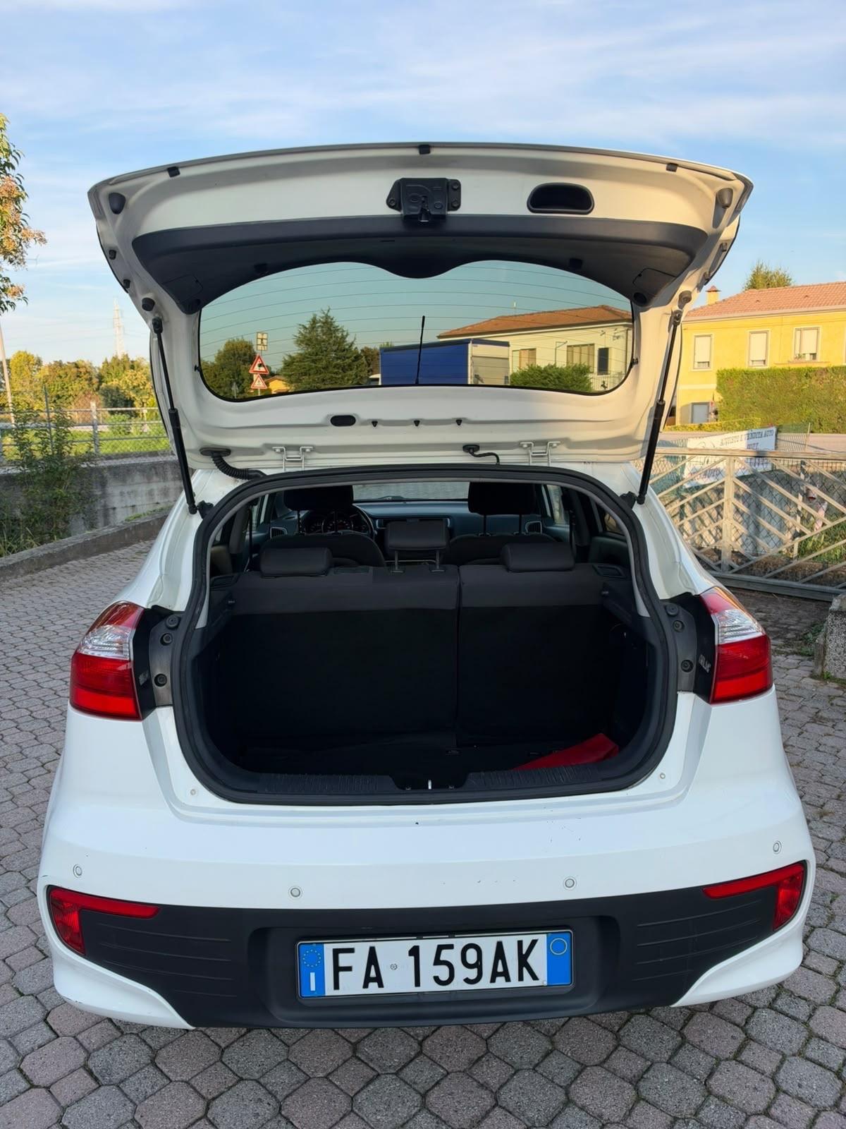 Kia Rio 1.4 CRDi 5p. Cool