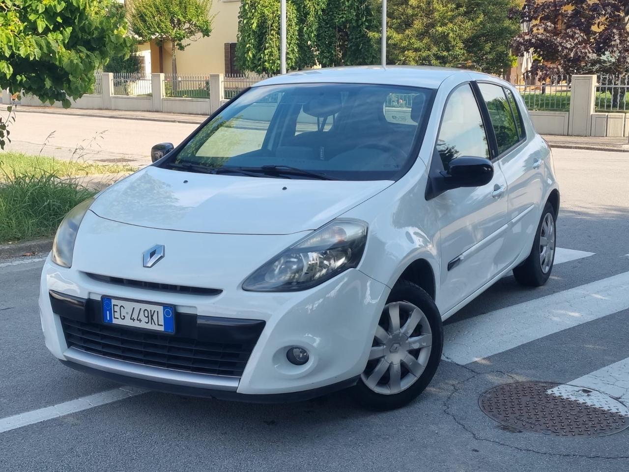 Renault Clio 1.2 16V 5 porte Dynamique