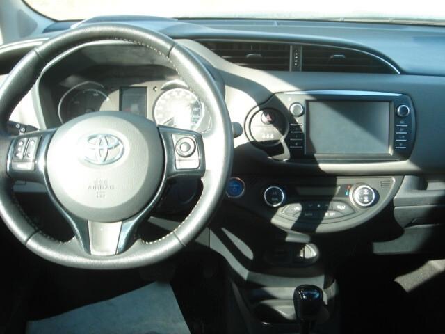 Toyota Yaris 1.5 Hybrid 5 porte Business ok neopatentati.