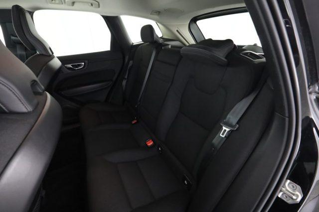 VOLVO XC60 XC60 B4 (d) automatico Momentum